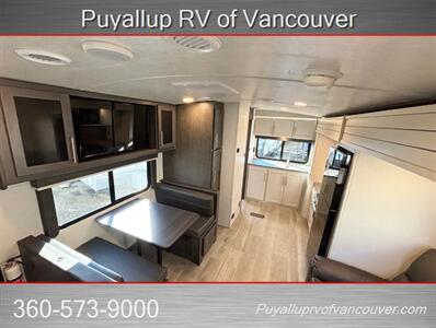 2025 KEYSTONE RV COUGAR HALF TON 22MLSWE   - Photo 8 - Vancouver, WA 98682-4901