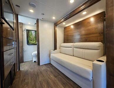 2020 Tiffin WAYFARER 25RW - Photo 7 - Puyallup, WA 98373
