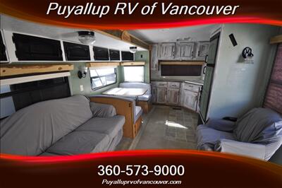 2004 KEYSTONE MONTANA MOUNTAINEER 305FKS   - Photo 5 - Vancouver, WA 98682-4901