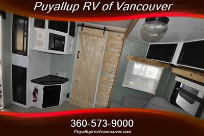 2004 KEYSTONE MONTANA MOUNTAINEER 305FKS   - Photo 11 - Vancouver, WA 98682-4901