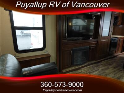 2014 GRAND DESIGN SOLITUDE 369RL   - Photo 12 - Vancouver, WA 98682-4901