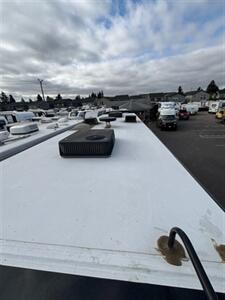 2013 Tiffin Allegro RED 33A   - Photo 5 - Vancouver, WA 98682-4901