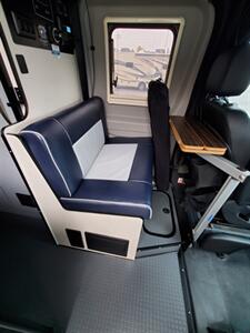 2022 Winnebago Revel 44E 4x4   - Photo 5 - Puyallup, WA 98373