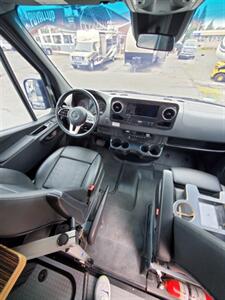 2022 Winnebago Revel 44E 4x4   - Photo 23 - Puyallup, WA 98373