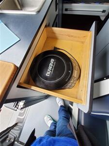 2022 Winnebago Revel 44E 4x4   - Photo 8 - Puyallup, WA 98373