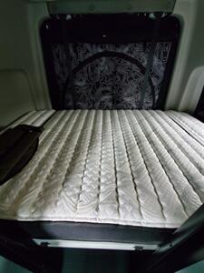 2022 Winnebago Revel 44E 4x4   - Photo 17 - Puyallup, WA 98373