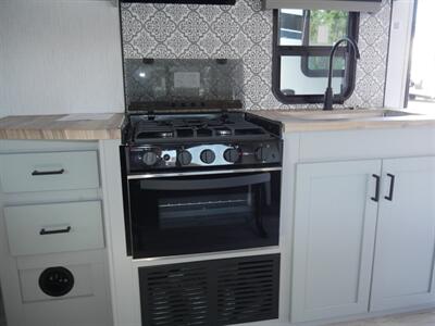 2022 Heartland North Trail 21RBSS - Photo 5 - Puyallup, WA 98373