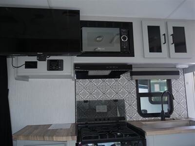 2022 Heartland North Trail 21RBSS - Photo 4 - Puyallup, WA 98373