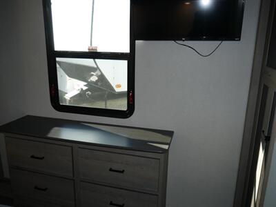 2021 Keystone Outback 330RL   - Photo 14 - Puyallup, WA 98373