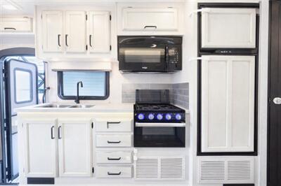 2023 Jayco REDHAWK 24B   - Photo 4 - Puyallup, WA 98373