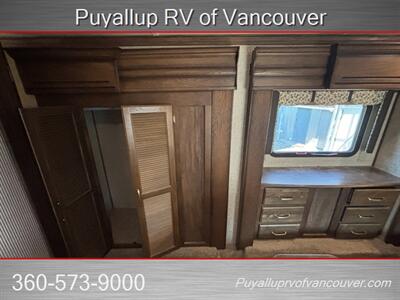 2016 KEYSTONE RV ALPINE 3590RS   - Photo 14 - Vancouver, WA 98682-4901