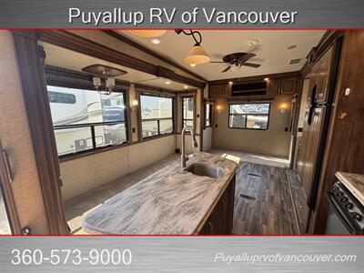 2016 KEYSTONE RV ALPINE 3590RS   - Photo 6 - Vancouver, WA 98682-4901