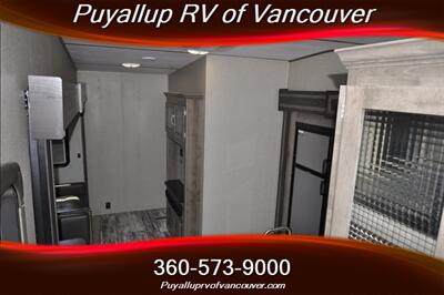2020 KEYSTONE RV SPRINTER CAMP FIRE EDITION 32   - Photo 6 - Vancouver, WA 98682-4901
