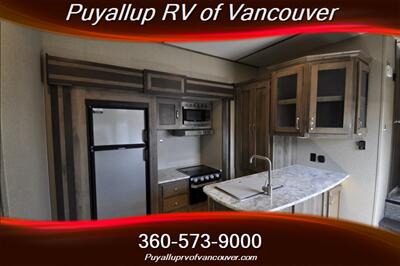 2020 KEYSTONE RV SPRINTER CAMP FIRE EDITION 32   - Photo 16 - Vancouver, WA 98682-4901