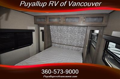 2020 KEYSTONE RV SPRINTER CAMP FIRE EDITION 32   - Photo 17 - Vancouver, WA 98682-4901