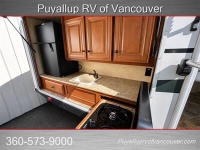 2014 ARCTIC FOX CLASSIC 31D   - Photo 4 - Vancouver, WA 98682-4901