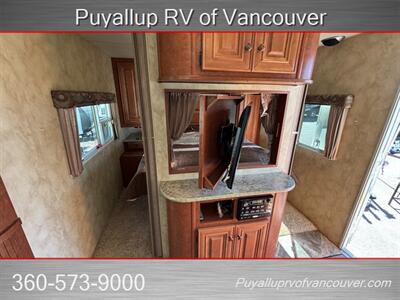 2014 ARCTIC FOX CLASSIC 31D   - Photo 16 - Vancouver, WA 98682-4901