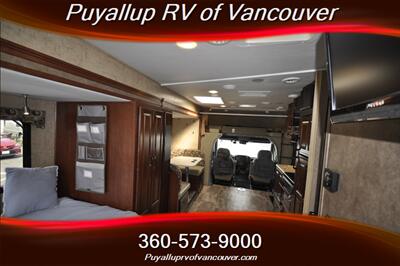 2016 FOREST RIVER SUNSEEKER 2400W 3500 MERCEDES SPRINT   - Photo 15 - Vancouver, WA 98682-4901