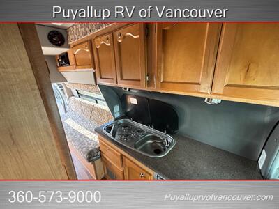 2009 MAJESTIC LEISURE CRAFT TOURER   - Photo 9 - Vancouver, WA 98682-4901