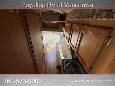 2009 MAJESTIC LEISURE CRAFT TOURER   - Photo 11 - Vancouver, WA 98682-4901