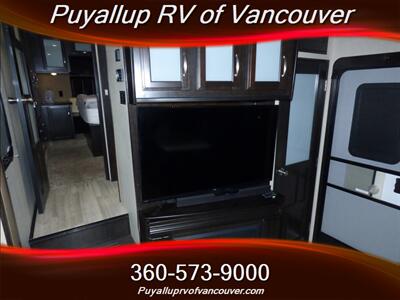 2016 GRAND DESIGN RV MOMENTUM 399TH  FIFTH WHEEL TOY HAULER - Photo 12 - Vancouver, WA 98682-4901