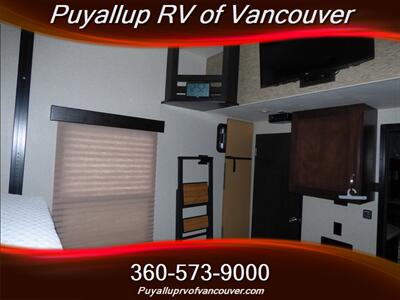 2016 GRAND DESIGN RV MOMENTUM 399TH  FIFTH WHEEL TOY HAULER - Photo 23 - Vancouver, WA 98682-4901