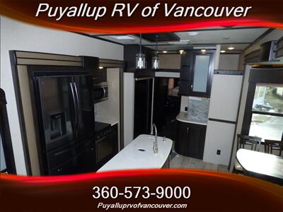 2016 GRAND DESIGN RV MOMENTUM 399TH  FIFTH WHEEL TOY HAULER - Photo 9 - Vancouver, WA 98682-4901