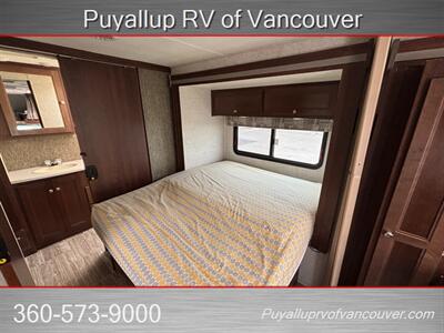 2019 FOREST RIVER RV FORESTER 2421DS   - Photo 10 - Vancouver, WA 98682-4901