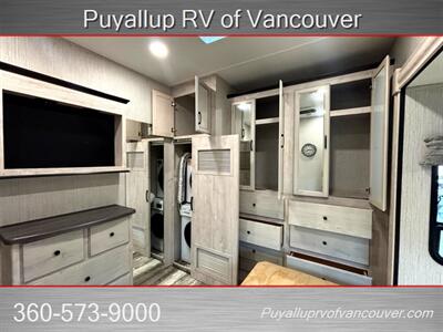 2022 FOREST RIVER SIERRA M-401FLX   - Photo 18 - Vancouver, WA 98682-4901