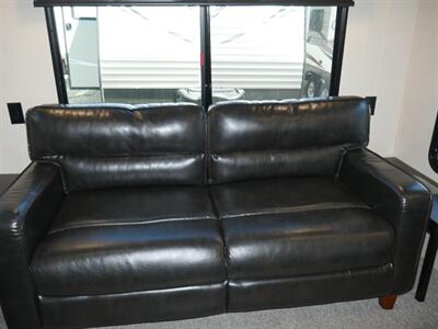 2018 Forest River Salem Hemisphere 272RL   - Photo 11 - Puyallup, WA 98373