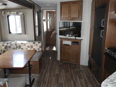 2017 Keystone Hideout 26RLSWE   - Photo 10 - Puyallup, WA 98373