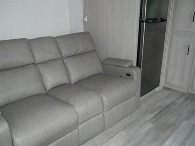 2023 Forest River Rockwood Mini Lite 2516S - Photo 8 - Puyallup, WA 98373