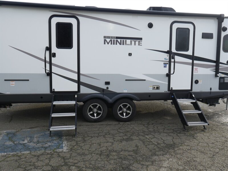 2023 Forest River Rockwood Mini Lite 2516S   - Photo 1 - Puyallup, WA 98373