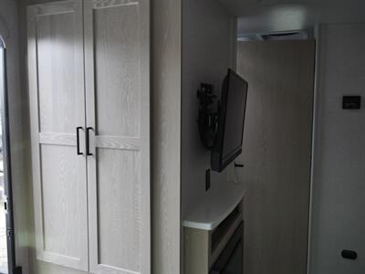 2023 Forest River Rockwood Mini Lite 2516S - Photo 10 - Puyallup, WA 98373