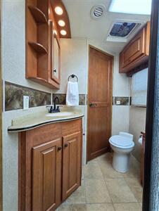 2009 Damon TUSCANY 4051 - Photo 11 - Puyallup, WA 98373