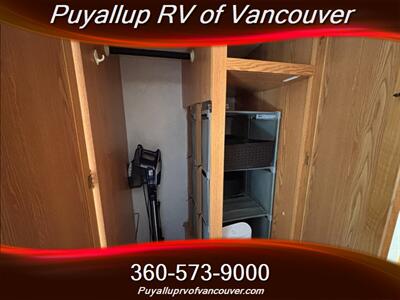 2001 Itasca Sunrise 31B   - Photo 12 - Vancouver, WA 98682-4901
