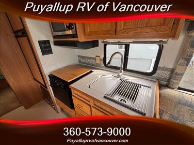 2001 Itasca Sunrise 31B   - Photo 10 - Vancouver, WA 98682-4901