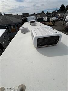 2001 Itasca Sunrise 31B   - Photo 3 - Vancouver, WA 98682-4901