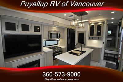 2024 GRAND DESIGN RV INFLUENCE 2903RL - Photo 15 - Vancouver, WA 98682-4901