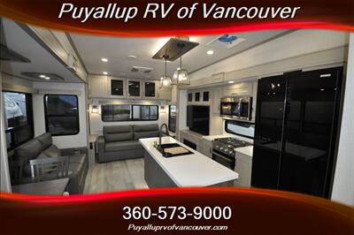 2024 GRAND DESIGN RV INFLUENCE 2903RL - Photo 10 - Vancouver, WA 98682-4901