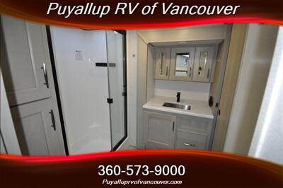 2024 GRAND DESIGN RV INFLUENCE 2903RL - Photo 26 - Vancouver, WA 98682-4901