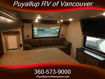 2019 KEYSTONE RV MONTANA 3840MS 20TH ANNIVERS   - Photo 14 - Vancouver, WA 98682-4901