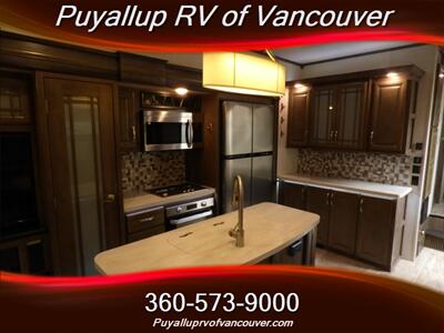 2019 KEYSTONE RV MONTANA 3840MS 20TH ANNIVERS   - Photo 9 - Vancouver, WA 98682-4901