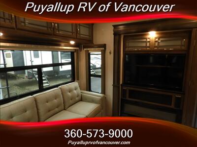 2019 KEYSTONE RV MONTANA 3840MS 20TH ANNIVERS   - Photo 8 - Vancouver, WA 98682-4901