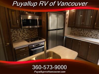 2019 KEYSTONE RV MONTANA 3840MS 20TH ANNIVERS   - Photo 10 - Vancouver, WA 98682-4901