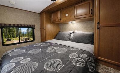 2016 OUTDOORS RV CREEKSIDE 23DBS - Photo 8 - Puyallup, WA 98373