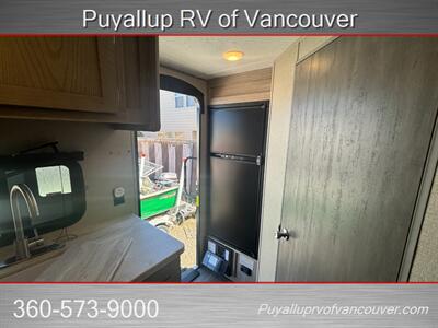 2022 FOREST RIVER RV COACHMEN CATALINA SUMMIT 184FQS   - Photo 12 - Vancouver, WA 98682-4901