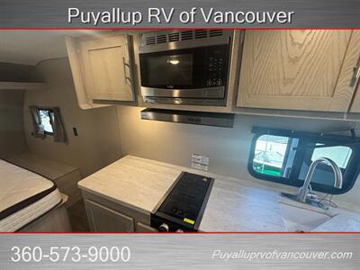 2022 FOREST RIVER RV COACHMEN CATALINA SUMMIT 184FQS   - Photo 13 - Vancouver, WA 98682-4901