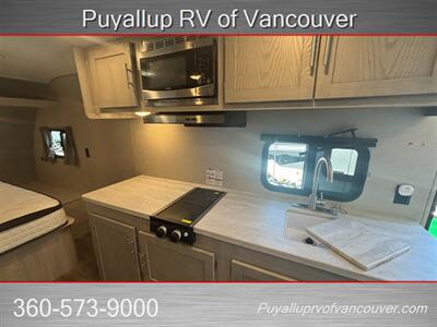 2022 FOREST RIVER RV COACHMEN CATALINA SUMMIT 184FQS   - Photo 15 - Vancouver, WA 98682-4901