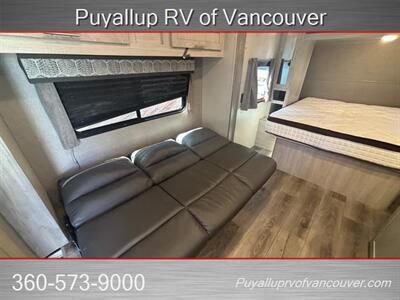 2022 FOREST RIVER RV COACHMEN CATALINA SUMMIT 184FQS   - Photo 14 - Vancouver, WA 98682-4901